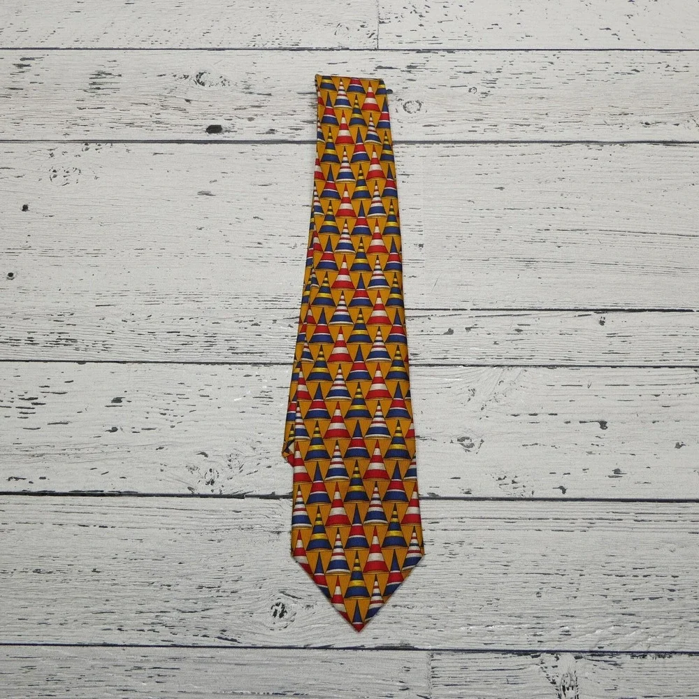 Vintage Gucci Tie Handmade Italian‎ Necktie Cone Duns Hat Pattern